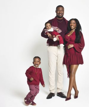 Bisola en haar gezin in dezelfde kleur