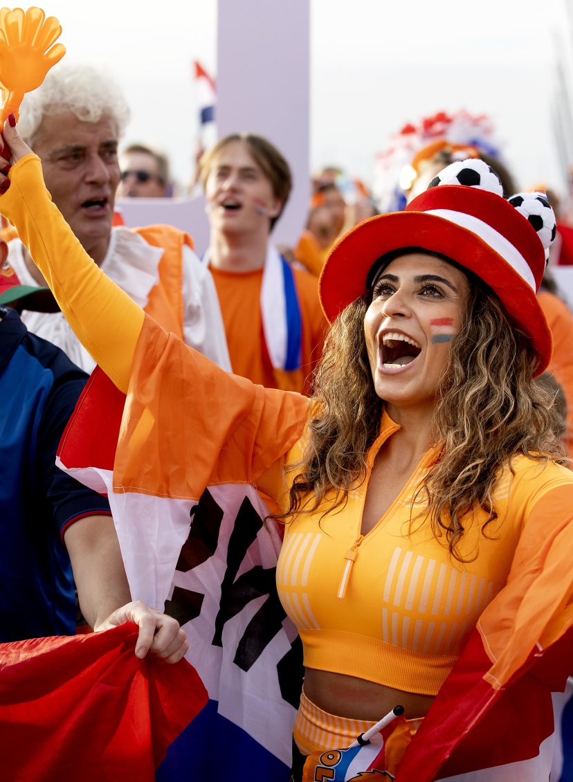 Oranjefans vieren feest
