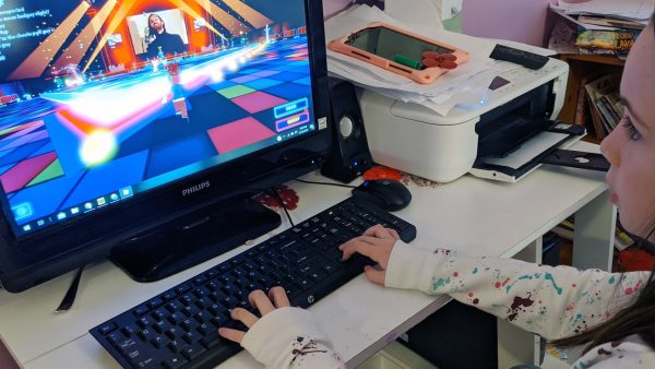 Sadistische online sekte ronselt jongeren via Roblox: ‘Ze dwongen haar tot zelfverminking en zelfs zelfdoding’