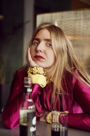 Thumbnail voor Schrijver Amanda Romare ging op talloze dates en werd keer op keer afgewezen: 'Ik wil eerlijk zijn over wat dat met je doet'