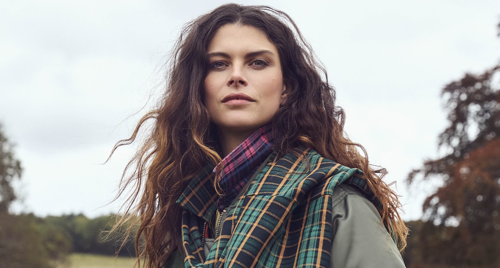 Op z’n Schots: actrice Bo Maerten schittert in de nieuwste LINDA. in ruitenprint (dit zijn onze favoriete items)