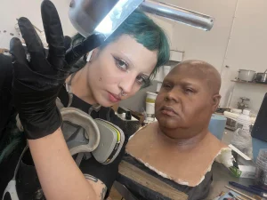 Thumbnail voor SFX make-upartist Luna maakt levensechte siliconen hoofden: 'Als het creepy voelt, is het niet af'