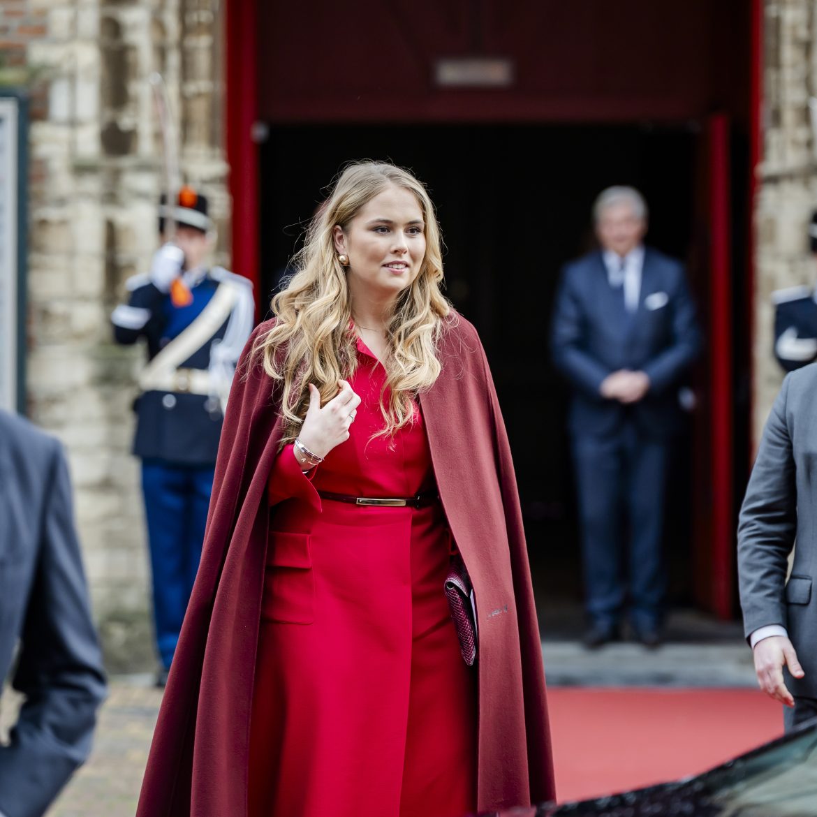 Amalia ontmoet kersverse Kamervoorzitter in Máxima’s jurk