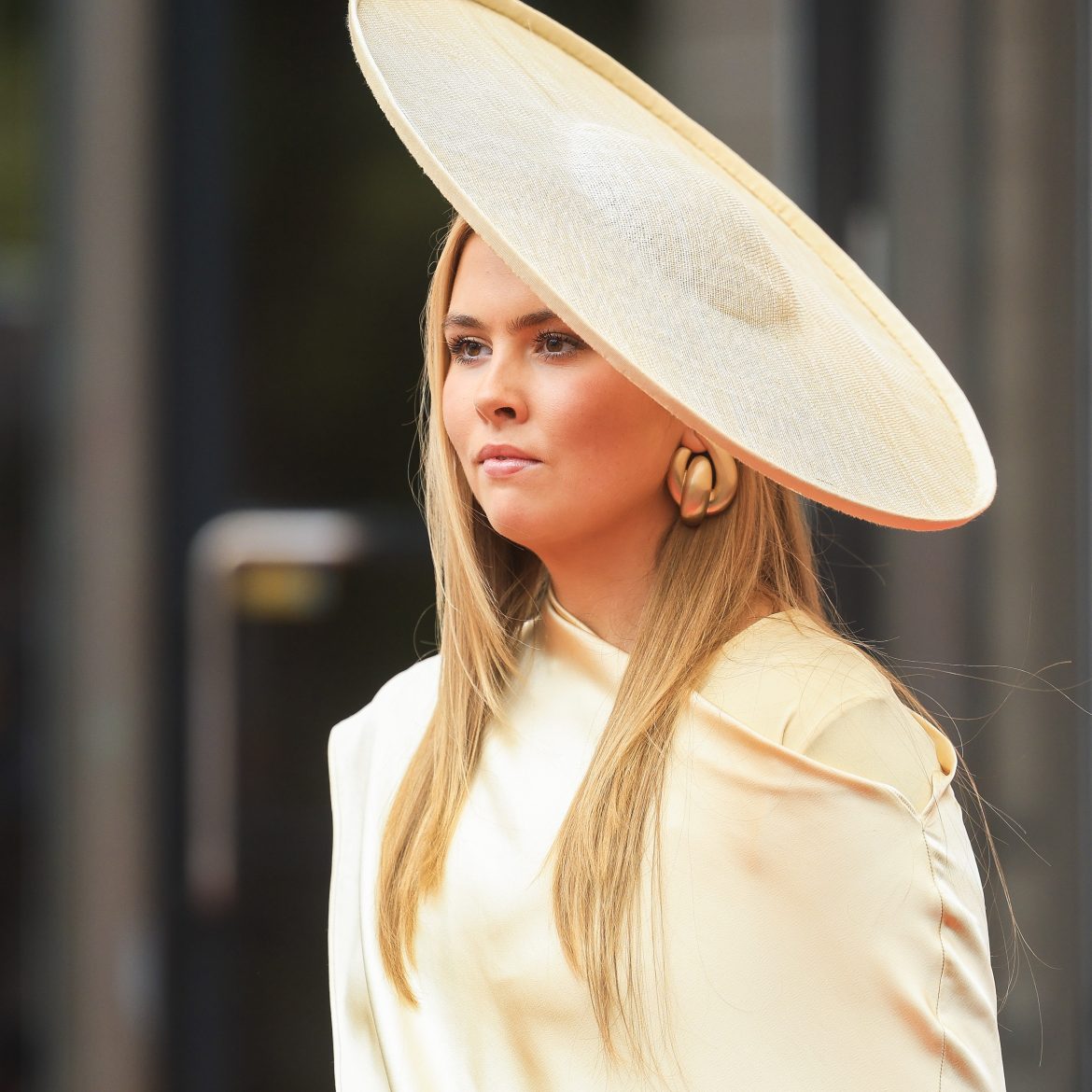 Prinsjesdag: Aankomst genodigden bij Koninklijke Schouwburg