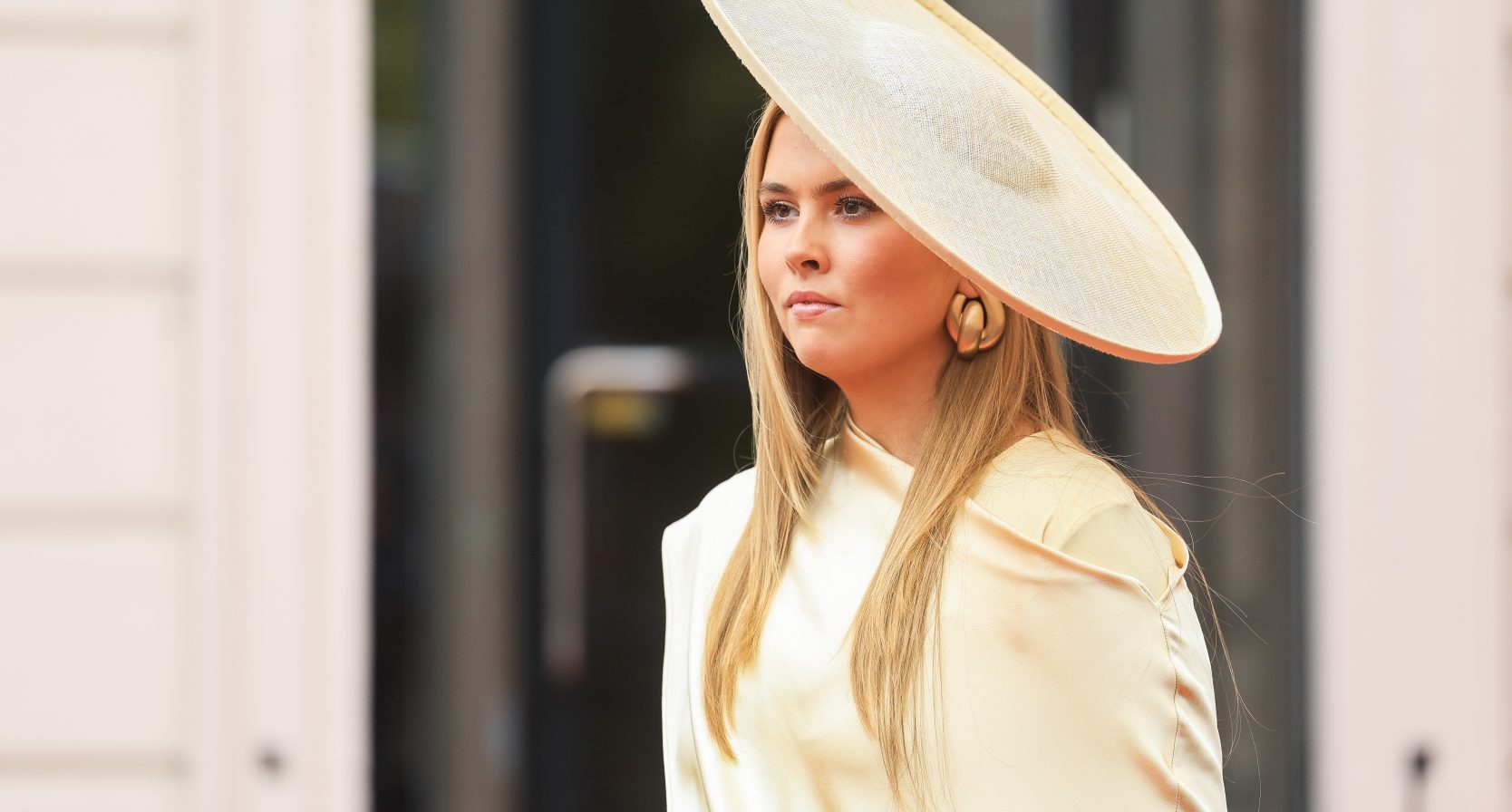 Prinsjesdag: Aankomst genodigden bij Koninklijke Schouwburg