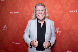 Thumbnail voor Verdrietig: bekende collega's en vrienden reageren verslagen op overlijden René Karst