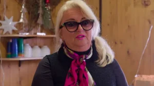 Thumbnail voor Monique omarmt haatreacties 'De Hanslers: van de piste naar de playa': 'Zapp naar een andere zender'