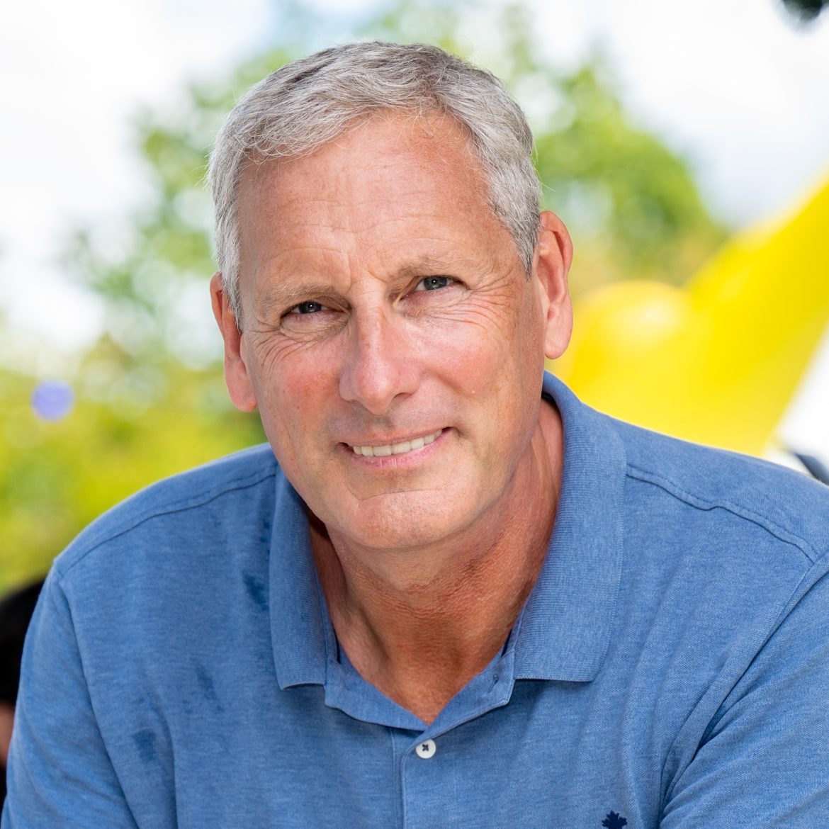 Gert Verhulst wist niets van verloving zoon Viktor en Sarah: 'In shock'