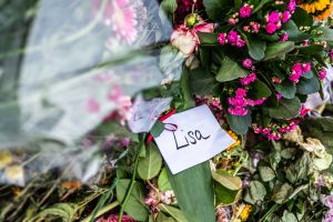 Thumbnail voor Intens emotionele dag voor ouders vermoorde Lisa: 'Het verlies is immens groot'
