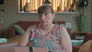 Thumbnail voor Jelly voor duizenden euro's opgelicht door neppe BN'er-advertenties: 'Ik stuurde hem zelfs een kerstkaart'