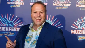 Thumbnail voor Frans Bauer is er vroeg bij: 'Ik denk dat ik mijn outfit voor carnaval heb gevonden'