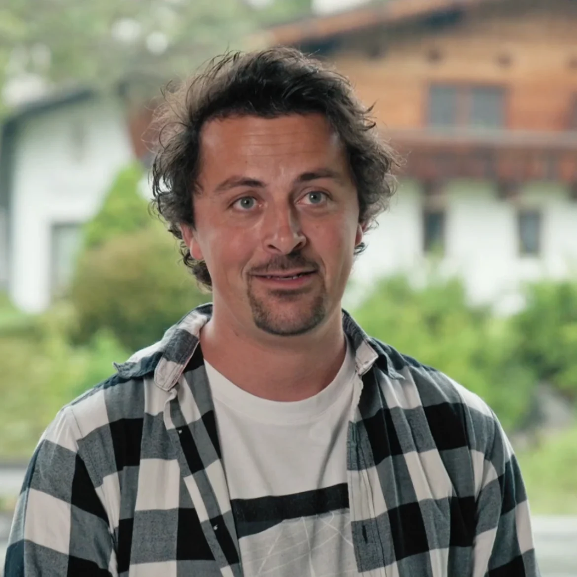 Mike over felle kritiek op 'De Hanslers': 'Mijn moeder is natuurlijk een karakter'