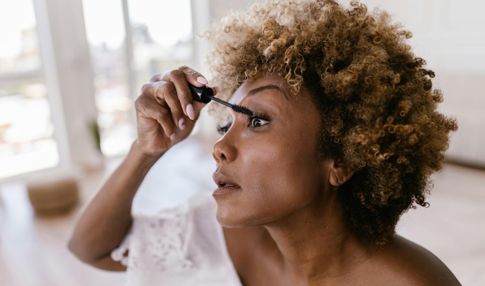 Deze viral mascara wil je hebben voor de feestdagen (juist ook als je korte wimpers hebt)