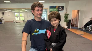 Thumbnail voor Francesca uit 'Niet Klein Te Krijgen' op 12-jarige leeftijd overleden: 'Je bent supersterk geweest'