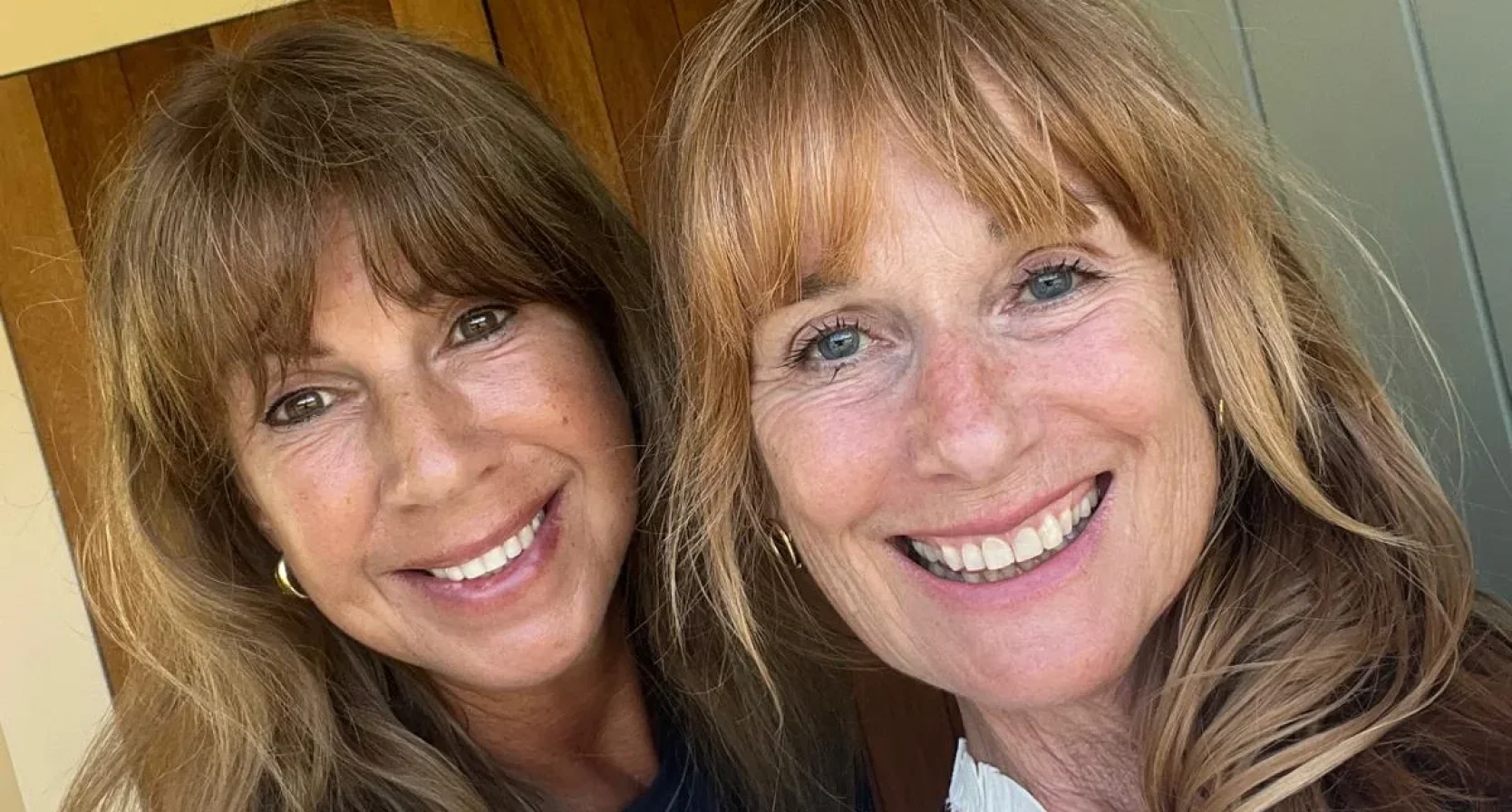 Isa Hoes en Patty Zomer samen aan tafel gaan diner