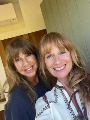 Thumbnail voor Alleen rond kerst? Isa Hoes en Patty Zomer organiseren Samen aan tafel gaan-diner (en zó kun je erbij zijn)