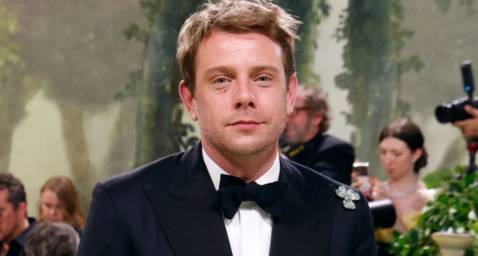 Jonathan Anderson uitgeroepen tot ontwerper van het jaar (en bij dit betaalbare merk shop je zijn ontwerpen)