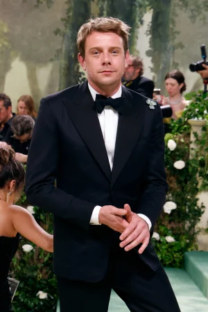 Thumbnail voor Jonathan Anderson uitgeroepen tot ontwerper van het jaar (en bij dit betaalbare merk shop je zijn ontwerpen)