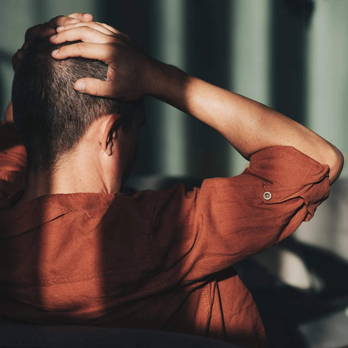 Thomas' vrouw ging vreemd met 17 jaar jongere man: 'Mijn zelfvertrouwen werd compleet weggevaagd'