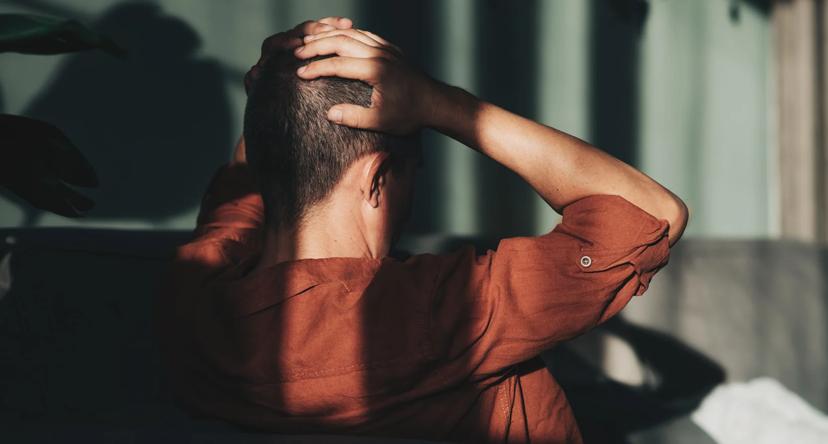 Thomas' vrouw ging vreemd met 17 jaar jongere man: 'Mijn zelfvertrouwen werd compleet weggevaagd'