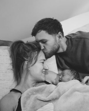 Thumbnail voor Suzan & Freek ouders geworden van zoon Sef: 'Jij hoort bij ons'