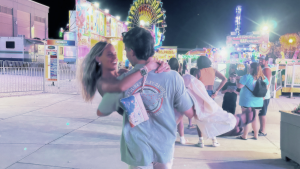 Thumbnail voor Dit waren dé datingtrends van 2025 – en deze sport en serie stonden het vaakst in jullie Tinder-bio