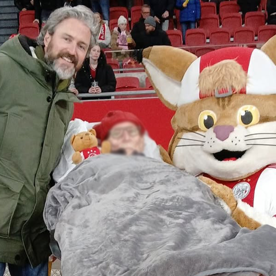 Laatste wens terminaal zieke Peter toch niet in vervulling: te ziek om bij Ajax-Groningen te zijn