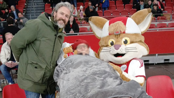 Laatste wens terminaal zieke Peter toch niet in vervulling: te ziek om bij Ajax-Groningen te zijn