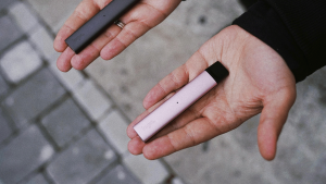 Thumbnail voor Hoe schadelijk is vapen voor je lichaam? Déze organen worden het zwaarst getroffen