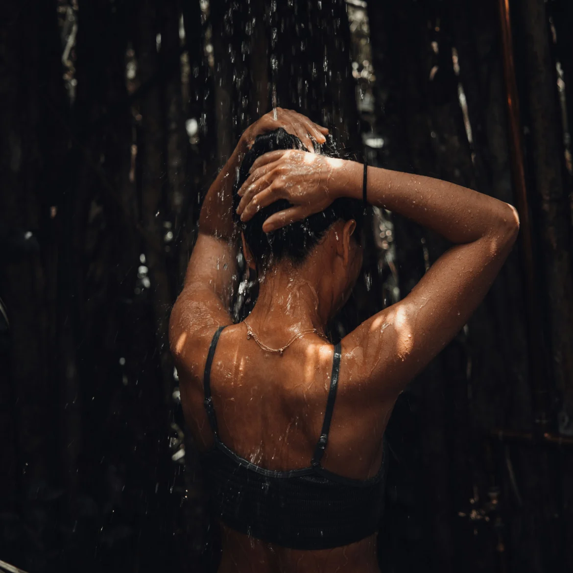 Dark showering