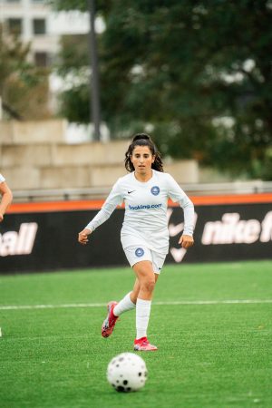 Thumbnail voor Profvoetballer Samya is een laatbloeier: 'Ik was al 16 toen ik bij een vereniging ging spelen'