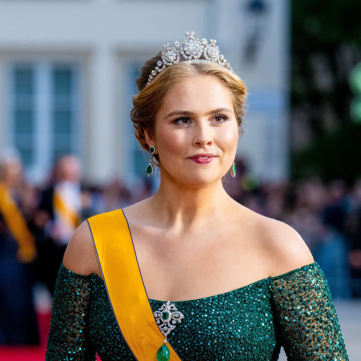 Amalia jarig beste outfits