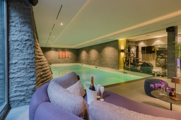 Verwarmd binnenzwembad villa