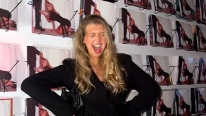 Thumbnail voor Melanie werd met naald gedrogeerd tijdens concert: 'Hulpverleners concludeerden dat ik dronken was'