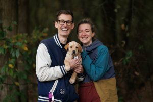 Kirsten en Ayolt zijn trotse puppypleegouders: 'Deze kleine frummel maakt straks iemands leven beter'