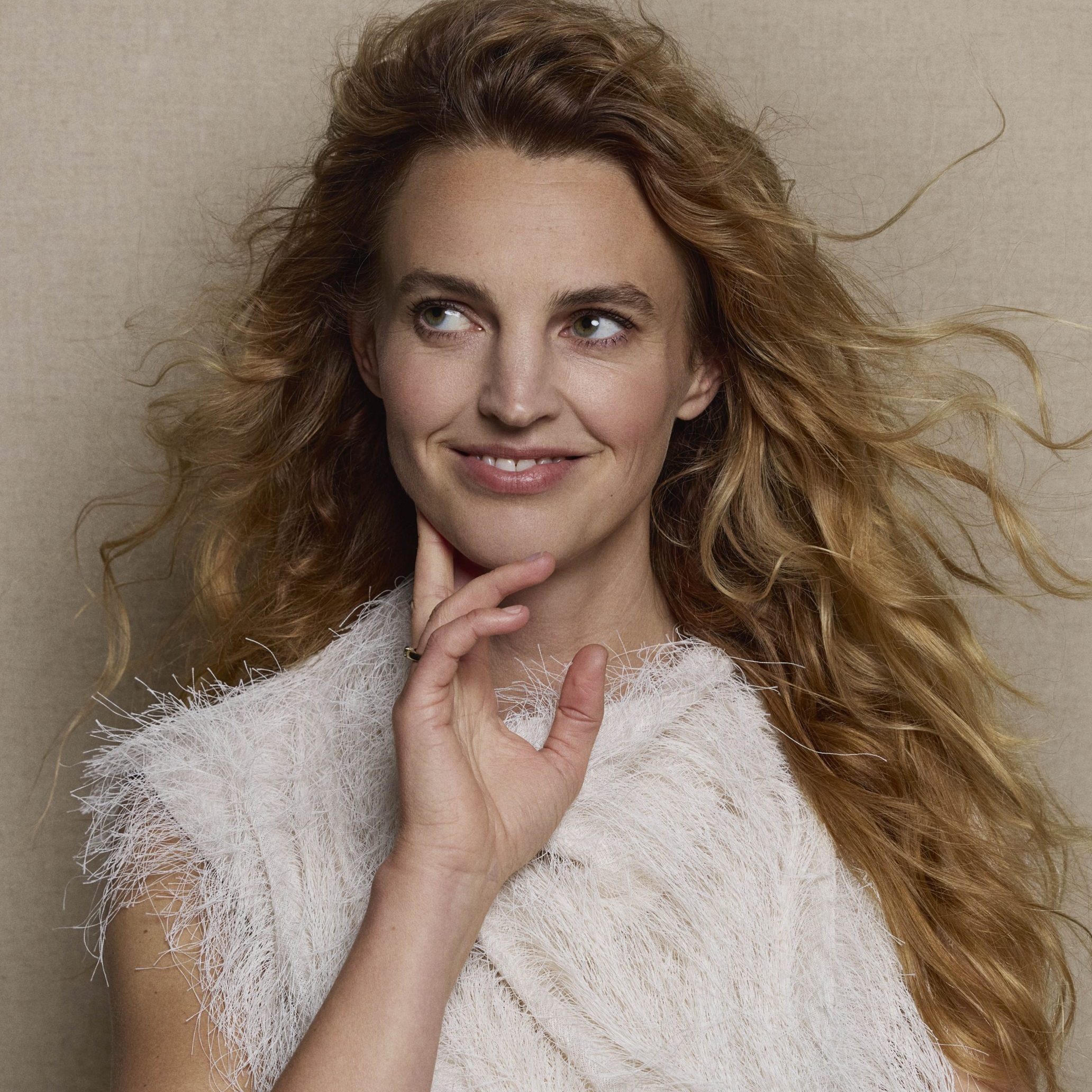 Vera van Zelm: ‘De strijd om al die inhoudsloze views heeft ons beïnvloed. We zijn bozer, eenzamer en ­gepolariseerder’