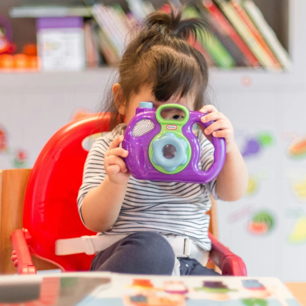 Behoed kinderen voor de knoopcelbatterij: dit onschuldig ogende muntje is dodelijk