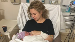 Thumbnail voor Nadia’s zoon kreeg de eerste paar minuten na de bevalling geen lucht: ‘De gynaecoloog riep: ‘Kinderarts, nu!’’