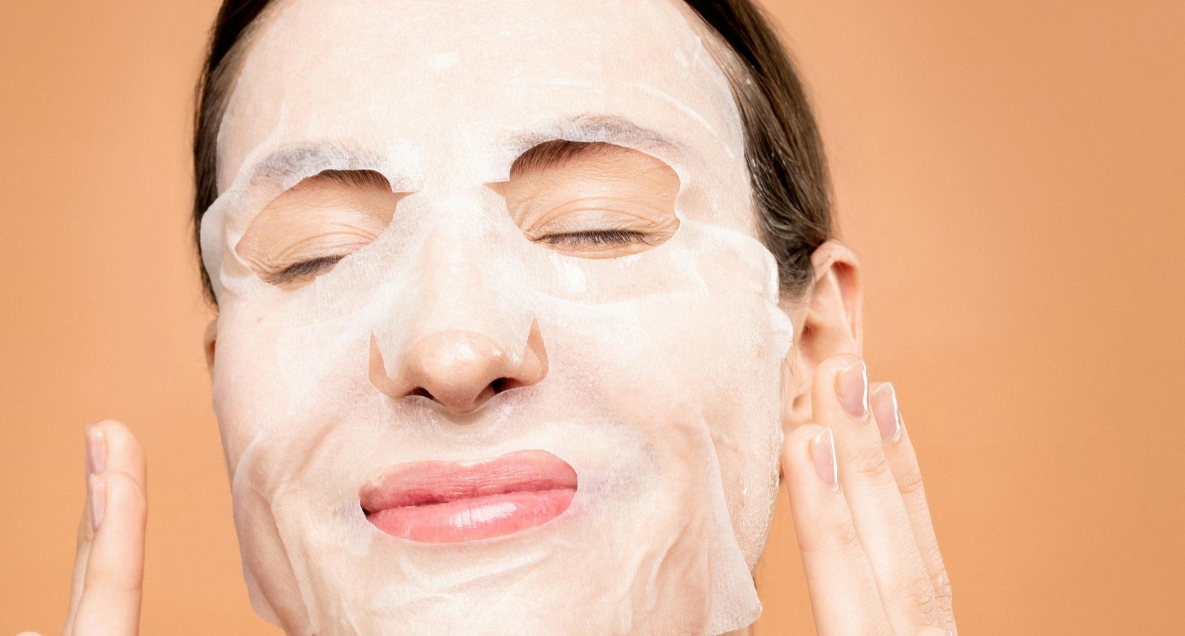 Zó doe je een gezichtsmasker goed op (en haal je er het meeste uit)