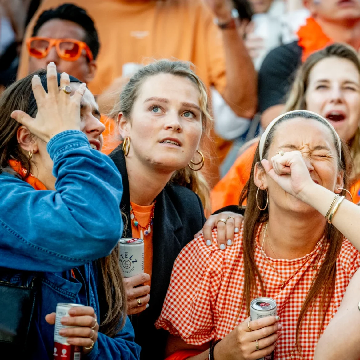 Zoveel betaal je voor tickets voor het WK voetbal van volgend jaar: ‘Het is waanzin wat hier gebeurt’