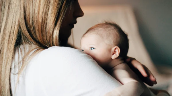 Kraamzorg onder zware druk: moeders en baby's krijgen vaak te weinig zorg