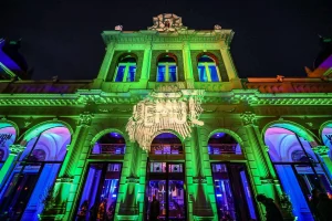 Thumbnail voor Dít zijn de drie overgebleven finalisten van 'Wie is de Mol' (met de laagste pot ooit)