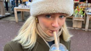 Thumbnail voor Simone heeft €39 op haar spaarrekening: ‘Social media is een onzekere baan’