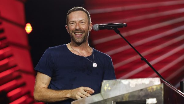 Kristin Coldplay kisscam concert