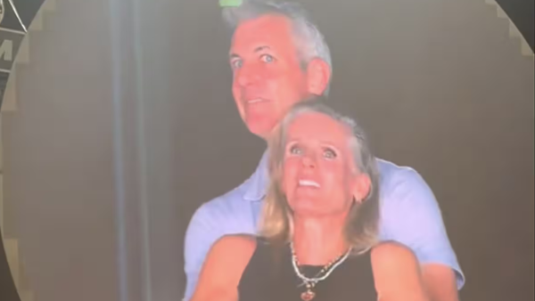 Kristin Cabot doet voor het eerst haar verhaal na 'Coldplay-kisscam': 'Ik heb mijn carrière opgegeven'