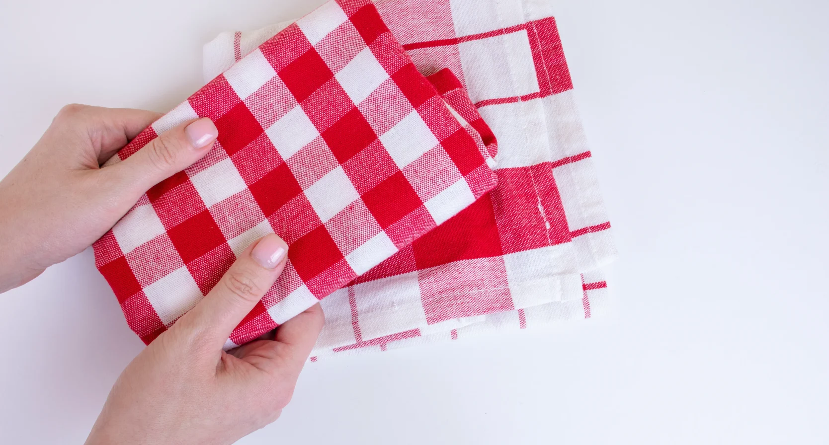 Broodmand vouwen van een theedoek