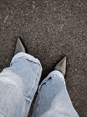 Thumbnail voor Hoog water bij je nieuwe spijkerbroek? Zó maak je 'm langer