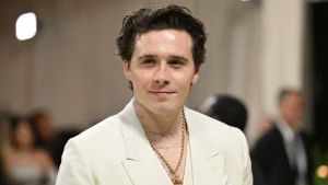 Thumbnail voor Brooklyn Beckham blokkeert ouders op Instagram: 'Hij wil zich losmaken van David en Victoria'