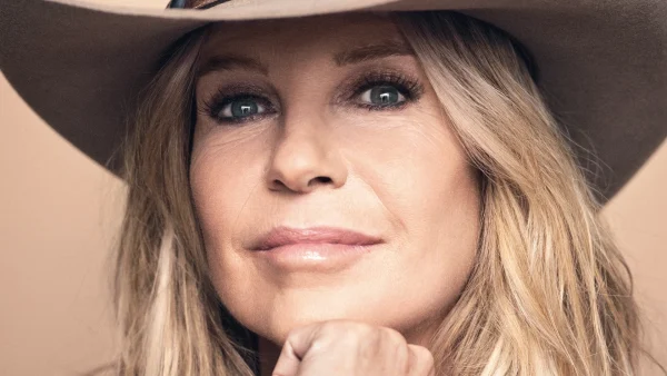 Linda en haar hoedenhoofd