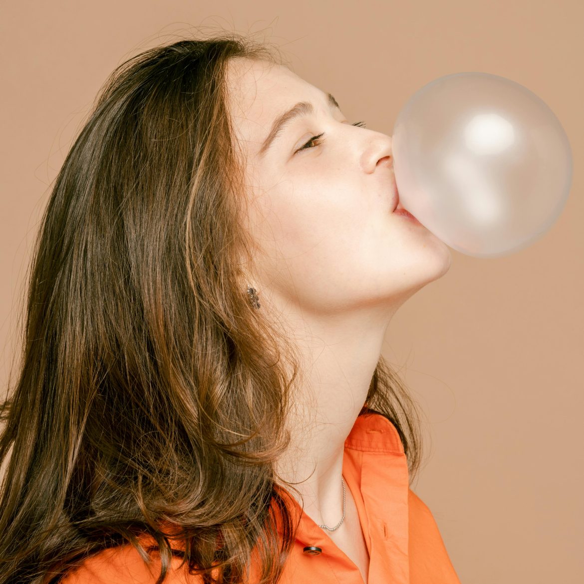 kauwgom, vrouw, schiphol, eten